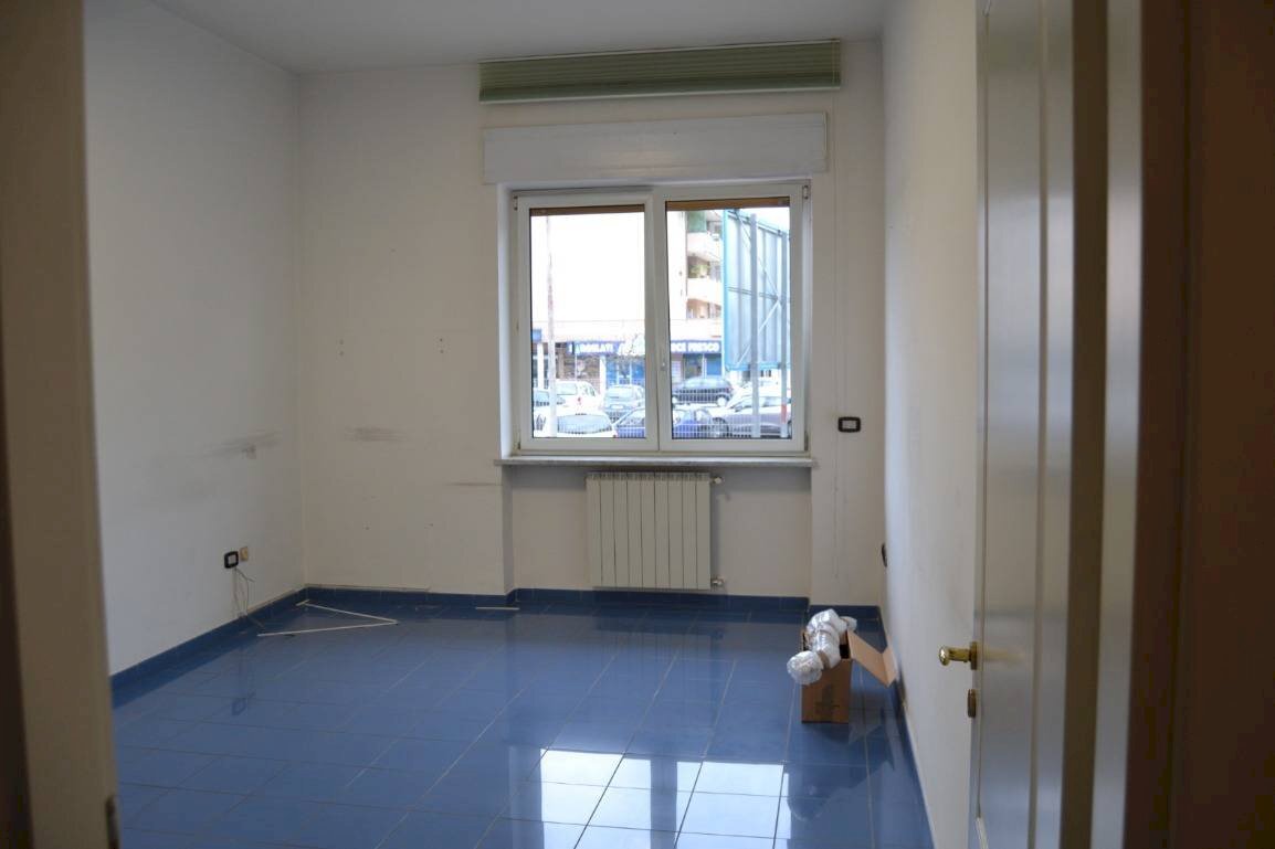 Foto 3 - Three-room apartment Viale Dei Bersaglieri
 
9, Caserta - photo 3