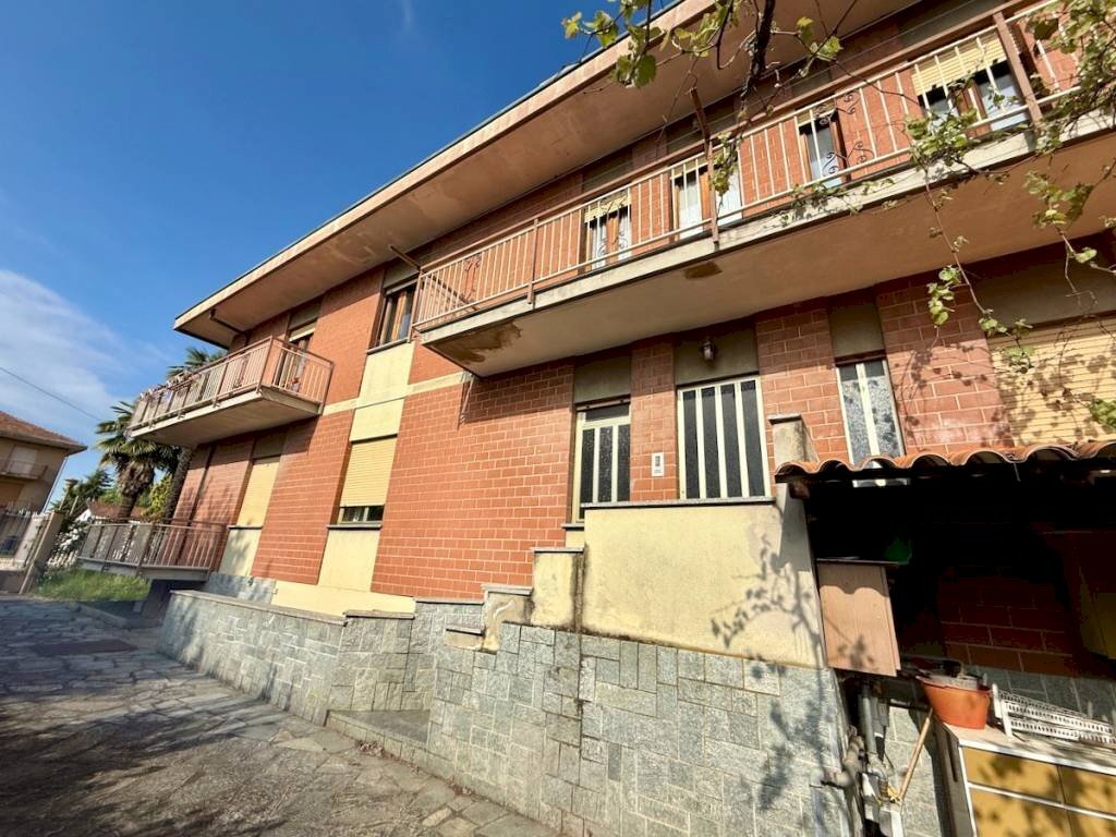 Facciata - Casa indipendente via Chiebbia, 12, Ronco Biellese - foto 3