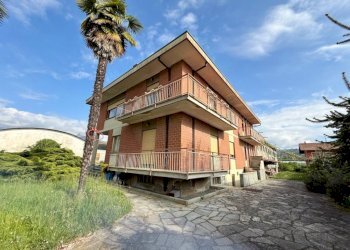 Facciata - Casa indipendente via Chiebbia, 12, Ronco Biellese - foto 1