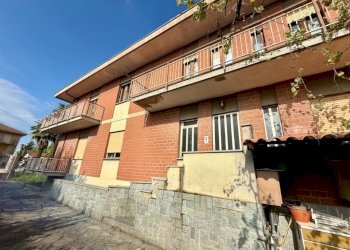 Facciata - Casa indipendente via Chiebbia, 12, Ronco Biellese - foto 3