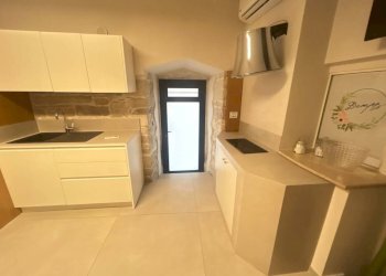 Cucina - Stable - Palace piazza Camillo Benso di Cavour, 7, Bitonto - photo 10