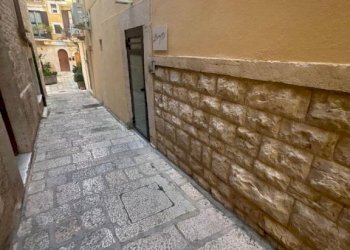 Interno palazzo - Stable - Palace piazza Camillo Benso di Cavour, 7, Bitonto - photo 12