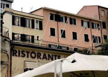 Facciata - Trilocale all'asta via alla Calata Marinetta, 14, Genova (zona Centro Storico) - foto 2