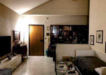 Salone - Trilocale all'asta via alla Calata Marinetta, 14, Genova (zona Centro Storico) - foto 4