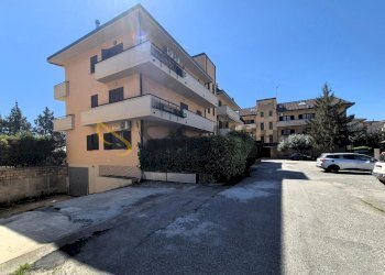 20260409_105335.jpg - Appartamento Via dei Conti Falluc 126, Catanzaro - foto 1