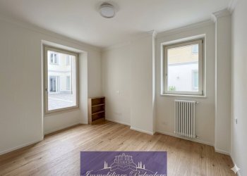 Gemini_Generated_Image_2f4nla2f4nla2f4n.png - Appartamento Via di Novoli, Firenze (zona Santa Maria Novella) - foto 1