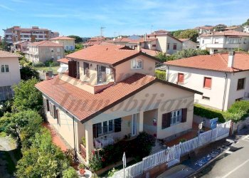 photo_3_2026-04-28_19-25-56.jpg - Villa Via Gian Domenico Romagnosi, Rosignano Marittimo - foto 1