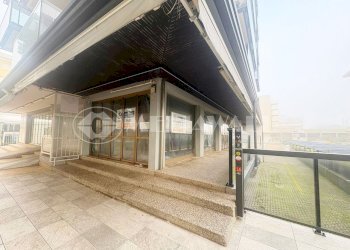 BS-081-NV_23.JPG - Locale Commerciale Corso del Sole 223, San Michele al Tagliamento - foto 4