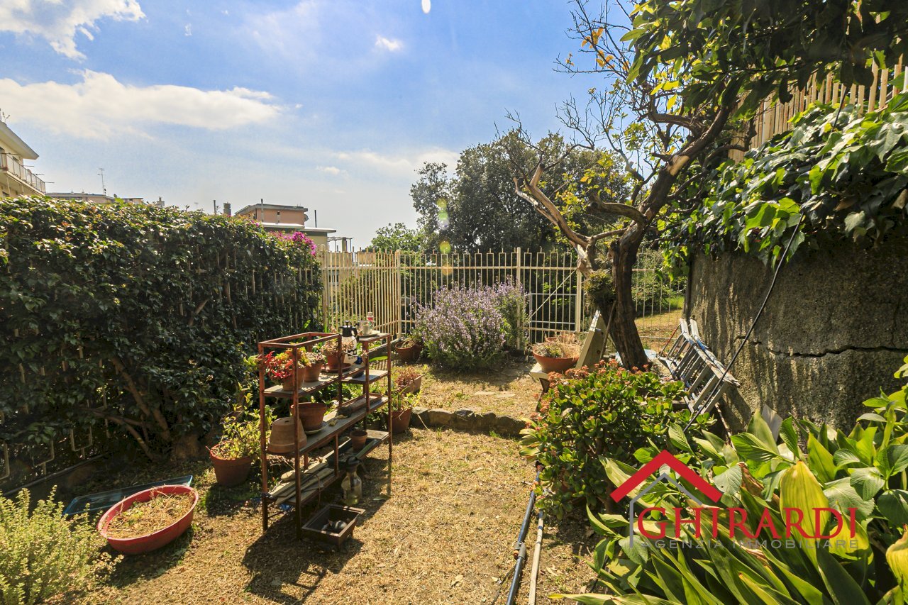 11.0 GIARDINO.jpg - Appartamento Via Gavino Antonio 25, Genova (zona Pegli) - foto 1
