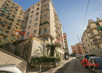 10.2 edificio.jpg - Appartamento Via Lodovico Calda 38, Genova (zona Sestri Ponente) - foto 1