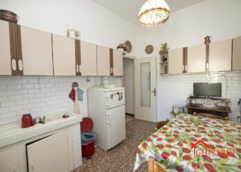 3.4 cucina.jpg - Appartamento Via Lodovico Calda 38, Genova (zona Sestri Ponente) - foto 12