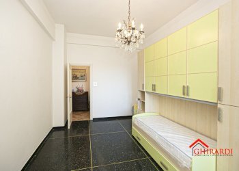 4.3 camera.jpg - Appartamento Via Lodovico Calda 38, Genova (zona Sestri Ponente) - foto 16