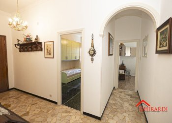 6.0 corridoio.jpg - Appartamento Via Lodovico Calda 38, Genova (zona Sestri Ponente) - foto 20