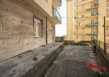 7.2 terrazzo.jpg - Appartamento Via Lodovico Calda 38, Genova (zona Sestri Ponente) - foto 24