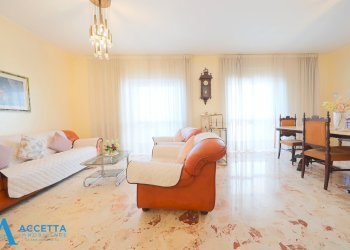 salone - Four-room apartment Via Caduti di Nassirya 26, Taranto - photo 2