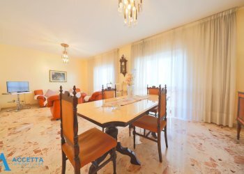 salone - Four-room apartment Via Caduti di Nassirya 26, Taranto - photo 5
