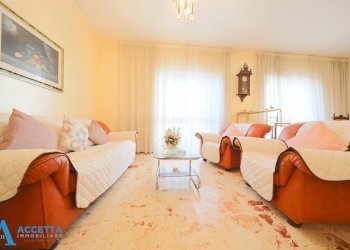 salone - Four-room apartment Via Caduti di Nassirya 26, Taranto - photo 8