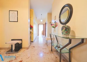 corridoio - Four-room apartment Via Caduti di Nassirya 26, Taranto - photo 9