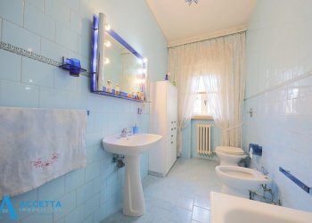 bagno - Four-room apartment Via Caduti di Nassirya 26, Taranto - photo 18