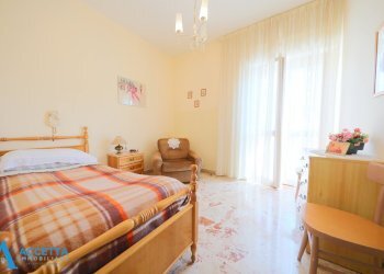 camera da letto - Four-room apartment Via Caduti di Nassirya 26, Taranto - photo 21
