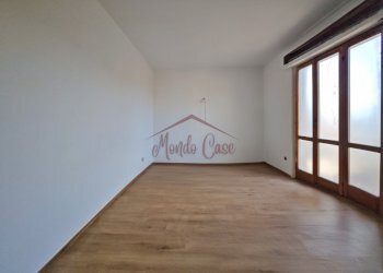 IMG_20260415_090222(1).jpg - Portion of a house Via dei Molini 148, Sarzana - photo 12