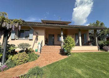 Facciata - Villa Via Andrea Costa, Casalfiumanese - foto 3