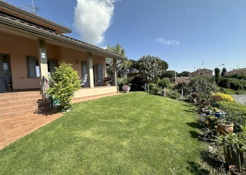 Giardino - Villa Via Andrea Costa, Casalfiumanese - foto 5