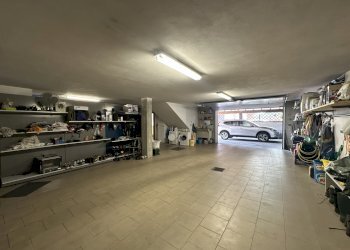 Garage - Villa Via Andrea Costa, Casalfiumanese - foto 42