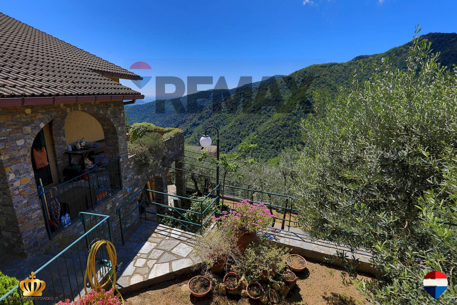 Independent house Passo Campetti, 13 
 Testana, Avegno - photo 1