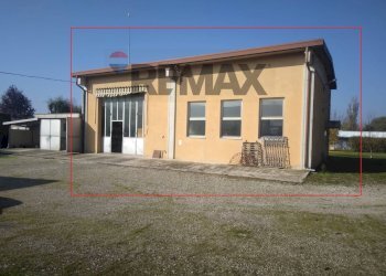 Capannone Via delle Valli, 30 
 Quarantoli, Mirandola - foto 1