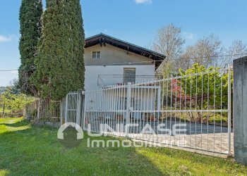 Facciata - Casa semi indipendente Via Bassa, 26, Bagnolo Piemonte - foto 44