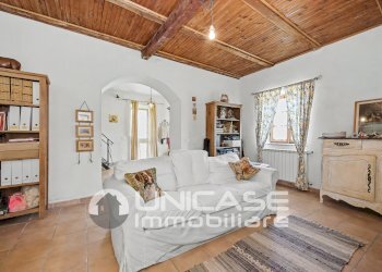 Soggiorno - Casa semi indipendente Via Bassa, 26, Bagnolo Piemonte - foto 2