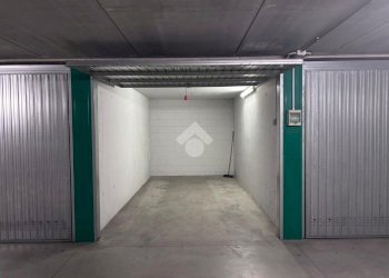 Box Viale Suzzani, Milano (zona Bicocca) - foto 3