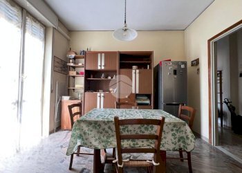 Three-room apartment Via Monte San Genesio, Milano (neighborhood Dergano) - photo 3