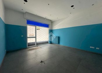Negozio via pietro custodi, Novara - foto 1