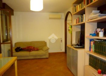 Three-room apartment Via Muddy Waters, Ferrara - photo 2