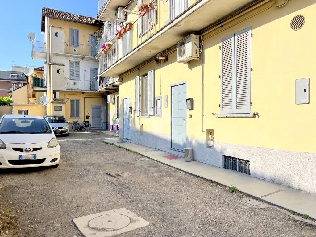 Two-room apartment Via Alessandro Manzoni, Cornaredo - photo 1