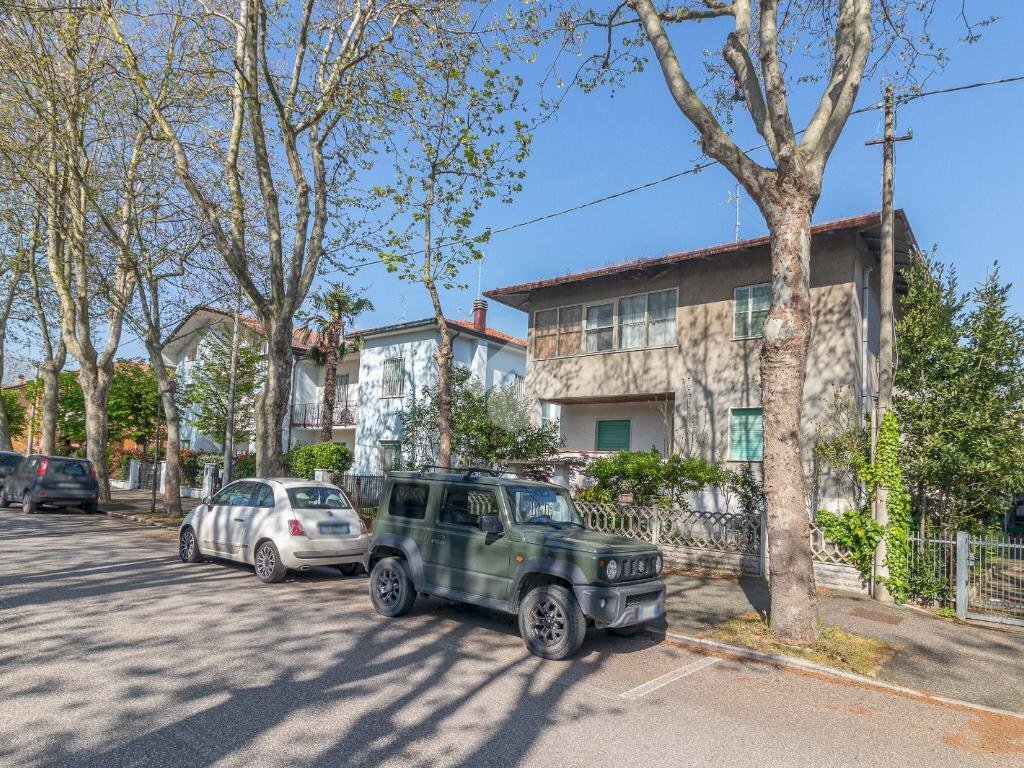 Casa indipendente Viale C. Menotti, Cesenatico - foto 1