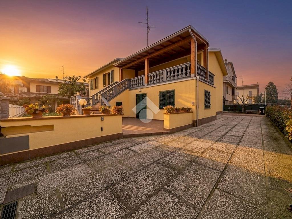 Villa Via del Donatore di Sangue, Torrile - photo 1