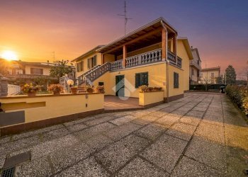 Villa Via del Donatore di Sangue, Torrile - photo 1