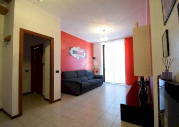 Three-room apartment Via Piacenza, Cologno Monzese - photo 2
