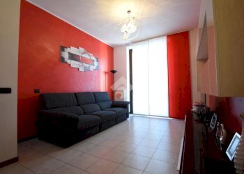 Three-room apartment Via Piacenza, Cologno Monzese - photo 3