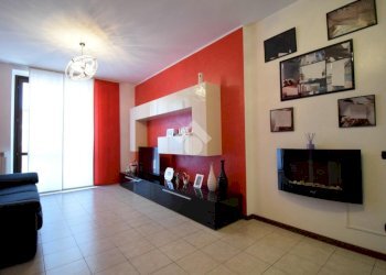 Three-room apartment Via Piacenza, Cologno Monzese - photo 5
