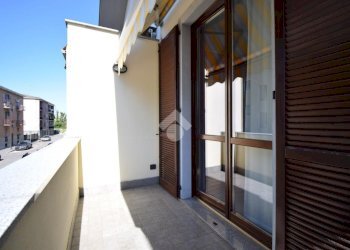 Three-room apartment Via Piacenza, Cologno Monzese - photo 9