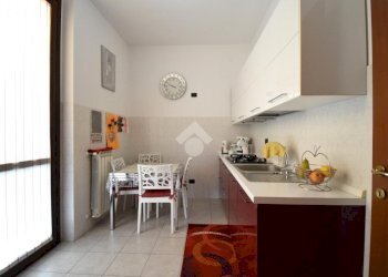 Three-room apartment Via Piacenza, Cologno Monzese - photo 14