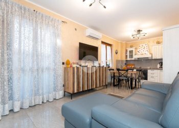 Three-room apartment Via Val della Torre, Alpignano - photo 1