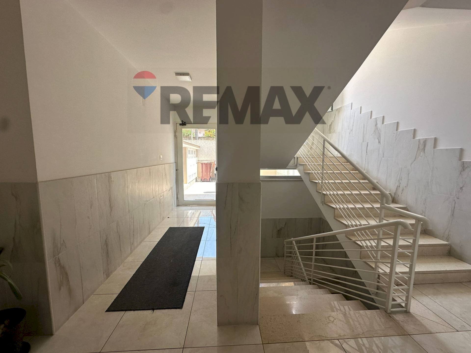 Ricezione / Lobby - Three-room apartment Afragola - photo 3