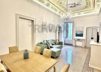 Sala da pranzo - Quadrilocale Piazza Vittorio Emanuele III
 
21, Cisternino - foto 1