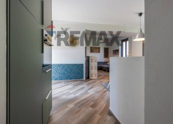 Hall / corridoio - Three-room apartment Via Diaz
 
15, Buguggiate - photo 14