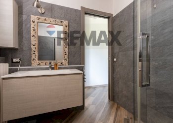 Bagno - Three-room apartment Via Diaz
 
15, Buguggiate - photo 17